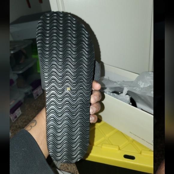 Sandals - Picture 2 of 3